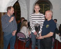 15.11.08: Eine "Hälfte" des Sieger-Teams des Radball-Turnieres war  beim Vereinsabend anwesend und zeigte den Birwe- Pokal :  Michael Winter war in Vertretung für Lippstadt eingesprungen und durfte den Sieger- Pokal für diese Nacht behalten, bevor er für ein Jahr nach Lippstadt "wandert".